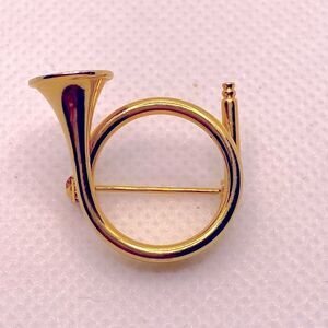 💛 Vintage Gold Plated French Horn Brooch